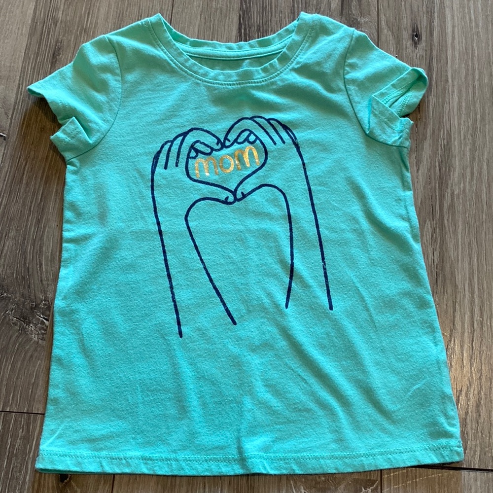 Cat & Jack 4T ‘Mom’ Graphic Tee 🫶🏻